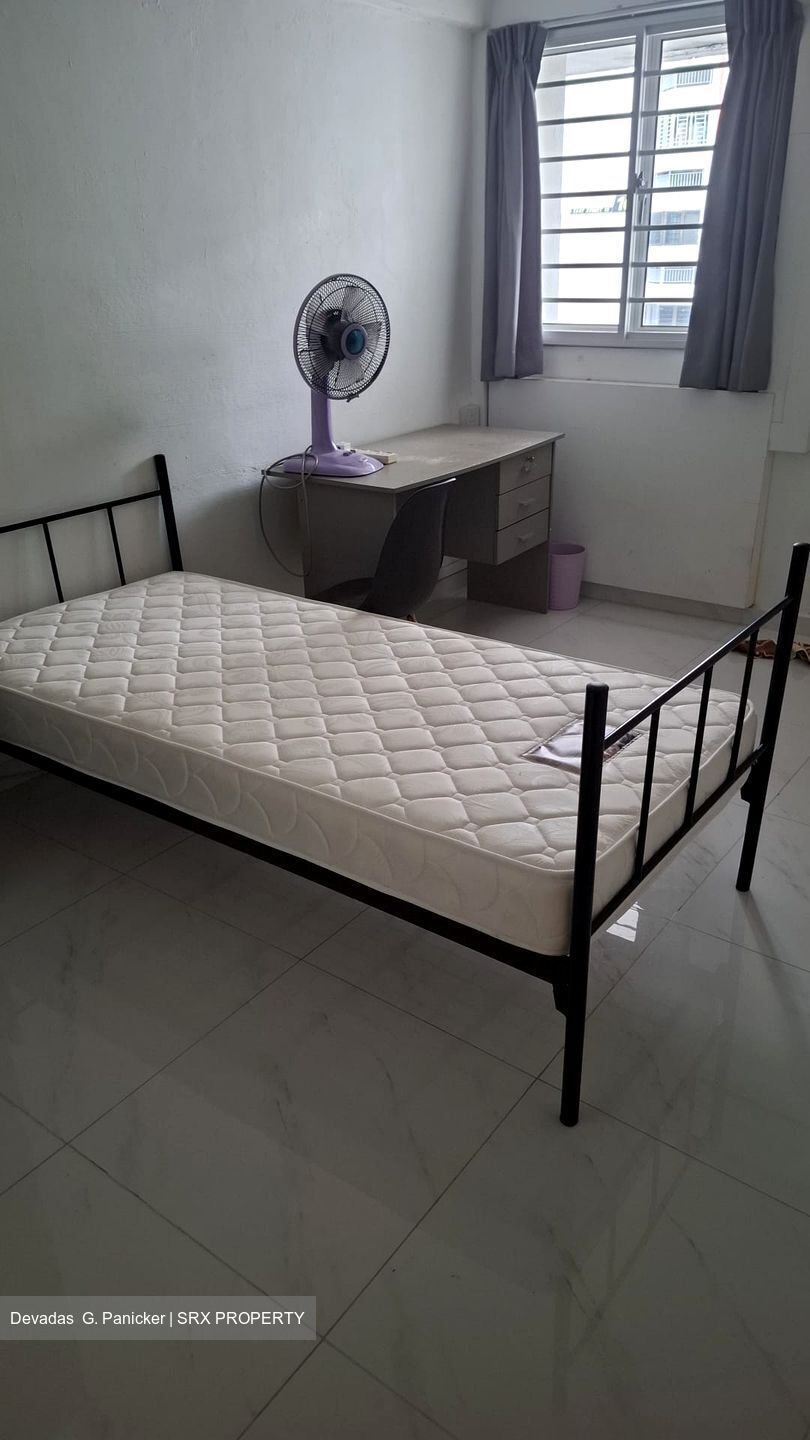 Blk 104 Jurong East Ville (Jurong East), HDB 3 Rooms #575803531
